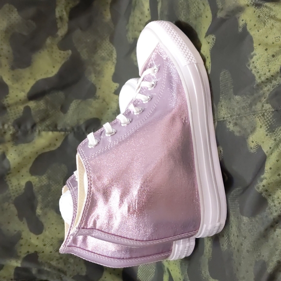 NWT Chuck Taylor All Star Lux Mid Wedge Sneakers - Picture 4 of 9